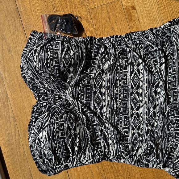 Black and White Patterned Swimsuit - Picture 7 of 7